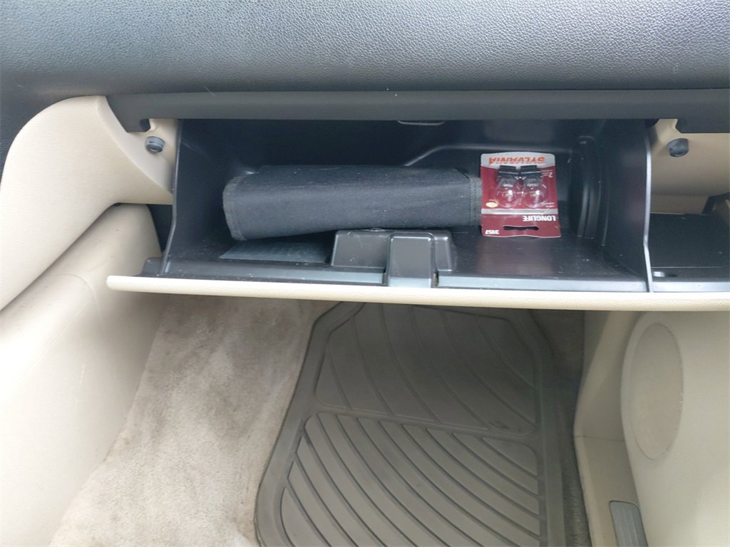 Used 2008 Chevrolet Suburban LT w/ LT Preferred Equipment Group image 16