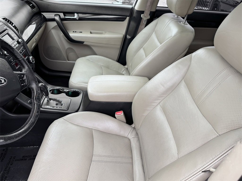 Used 2011 Kia Sorento EX w/ Premium Pkg image 14