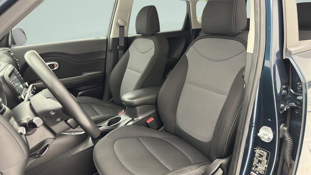 Used 2018 Kia Soul + FWD image 14