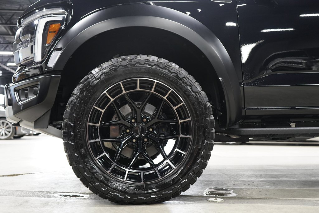 Used 2025 Ford F150 Raptor AWD/4WD image 35