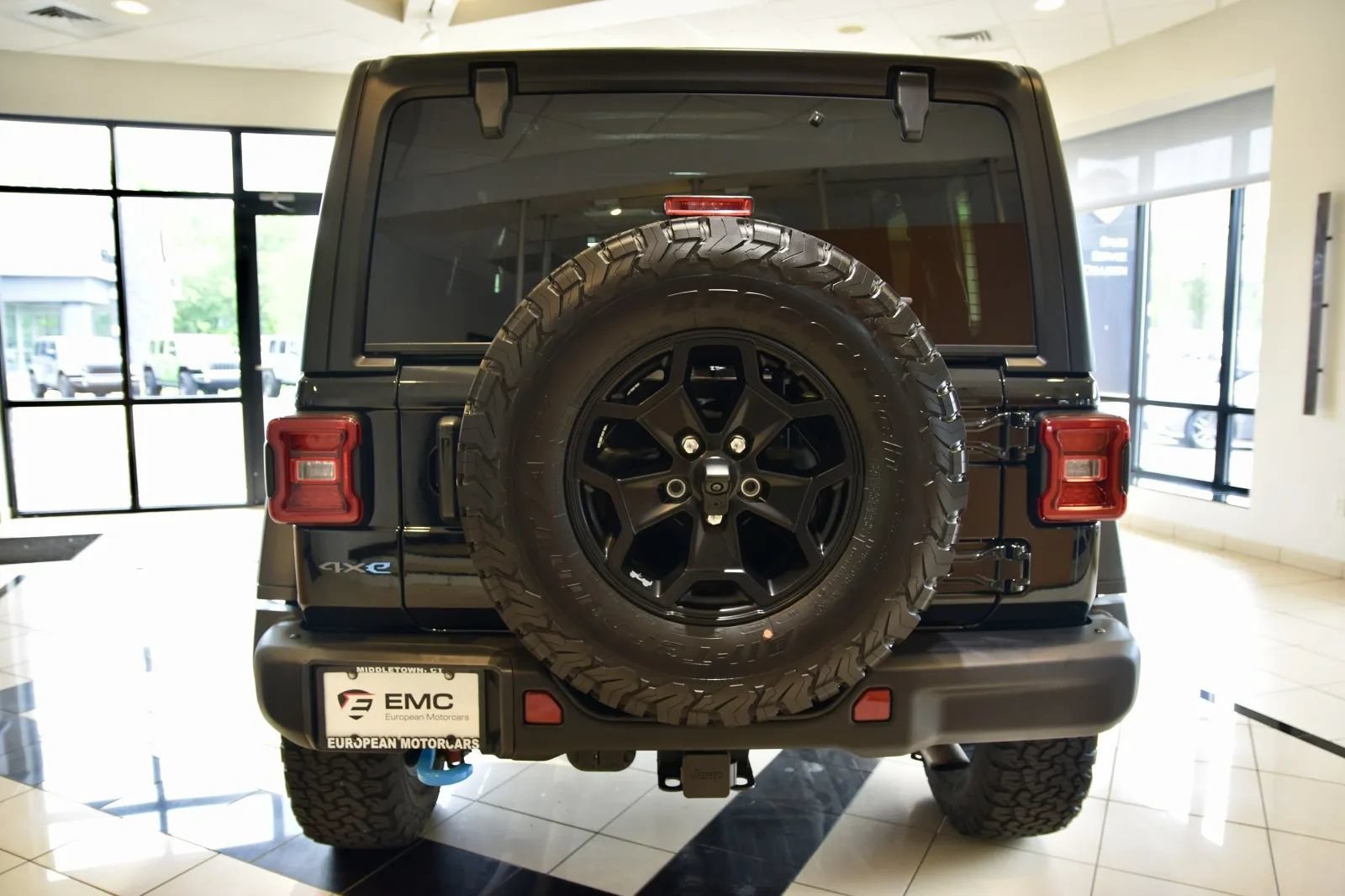 Used 2023 Jeep Wrangler Unlimited Rubicon 4xe AWD/4WD image 5