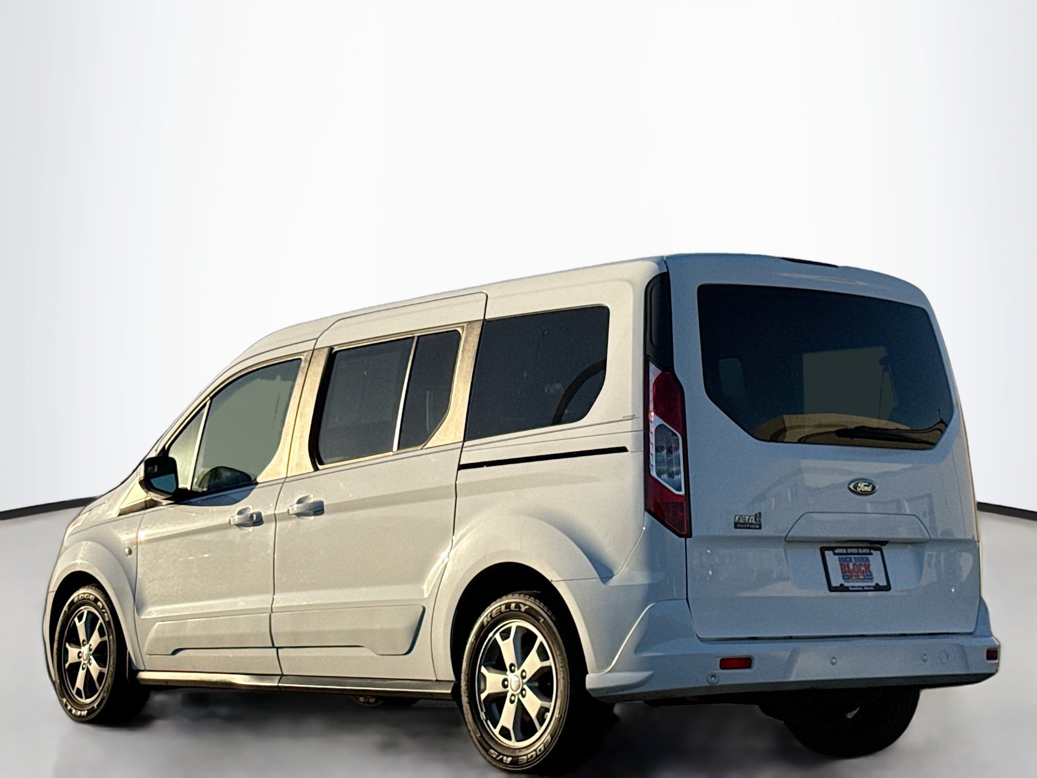 Used 2016 Ford Transit Connect XLT image 13