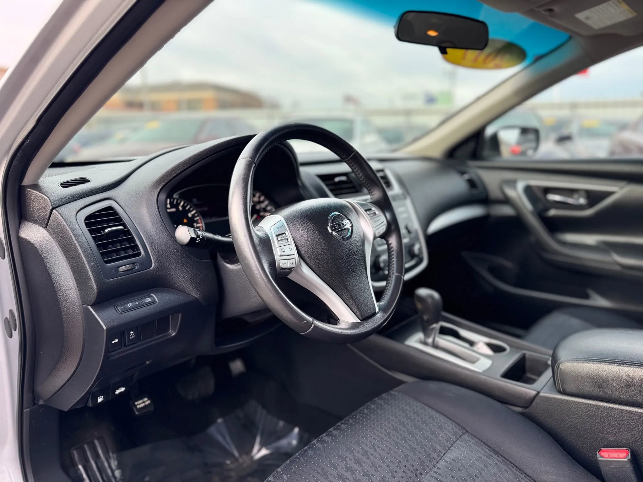 Used 2017 Nissan Altima 2.5 SV image 16