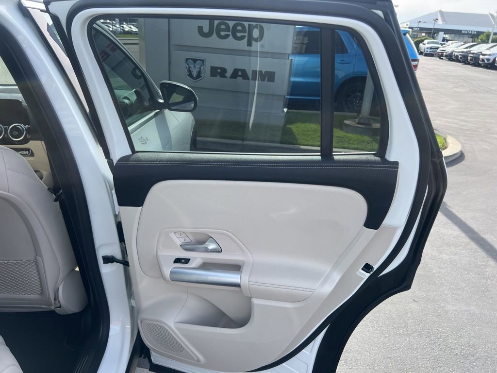 Used 2025 Mercedes-Benz GLA 250 4MATIC image 45