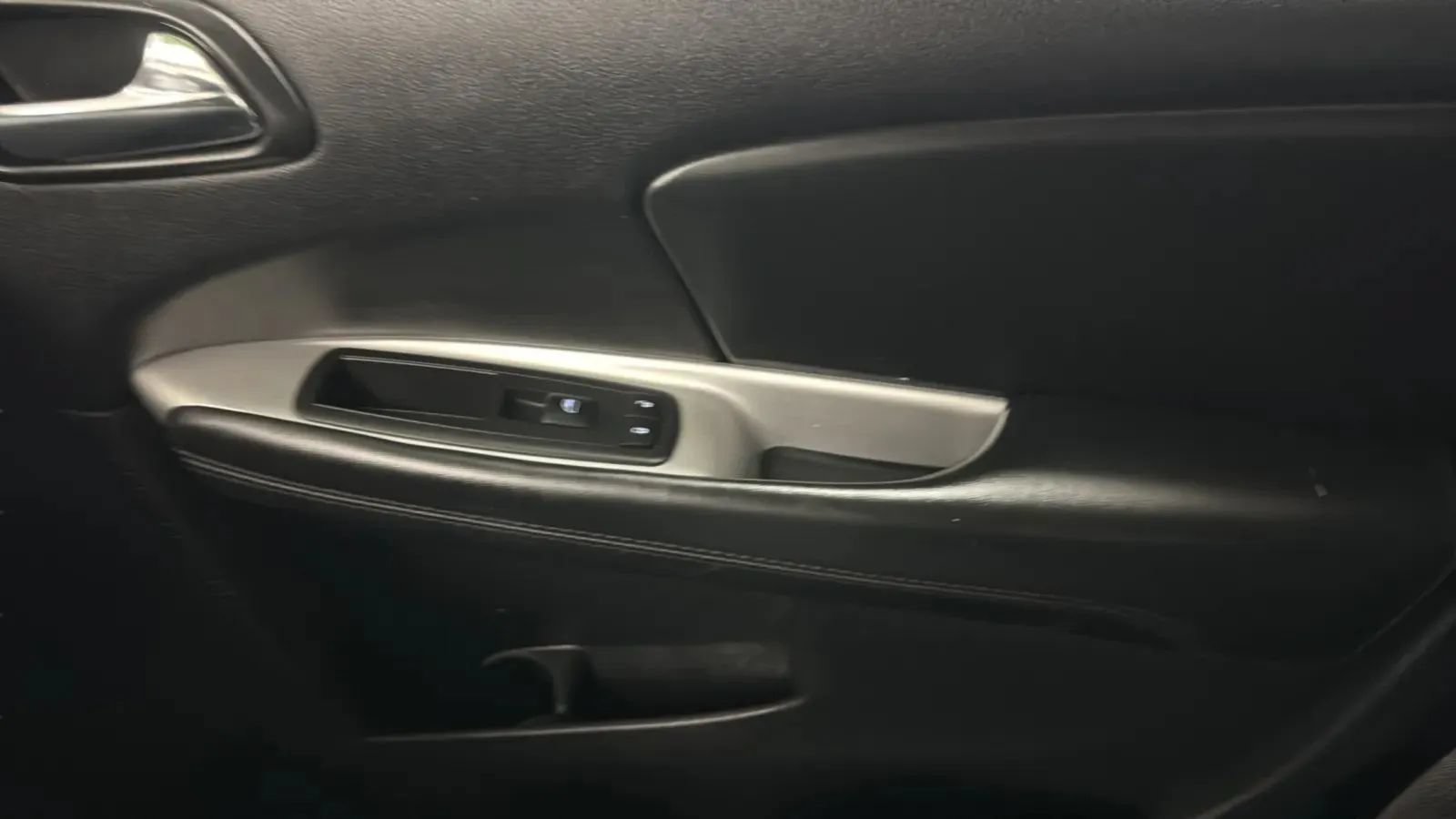 Used 2017 Dodge Journey SE FWD image 17