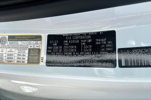 Used 2026 Kia Carnival EX FWD image 19