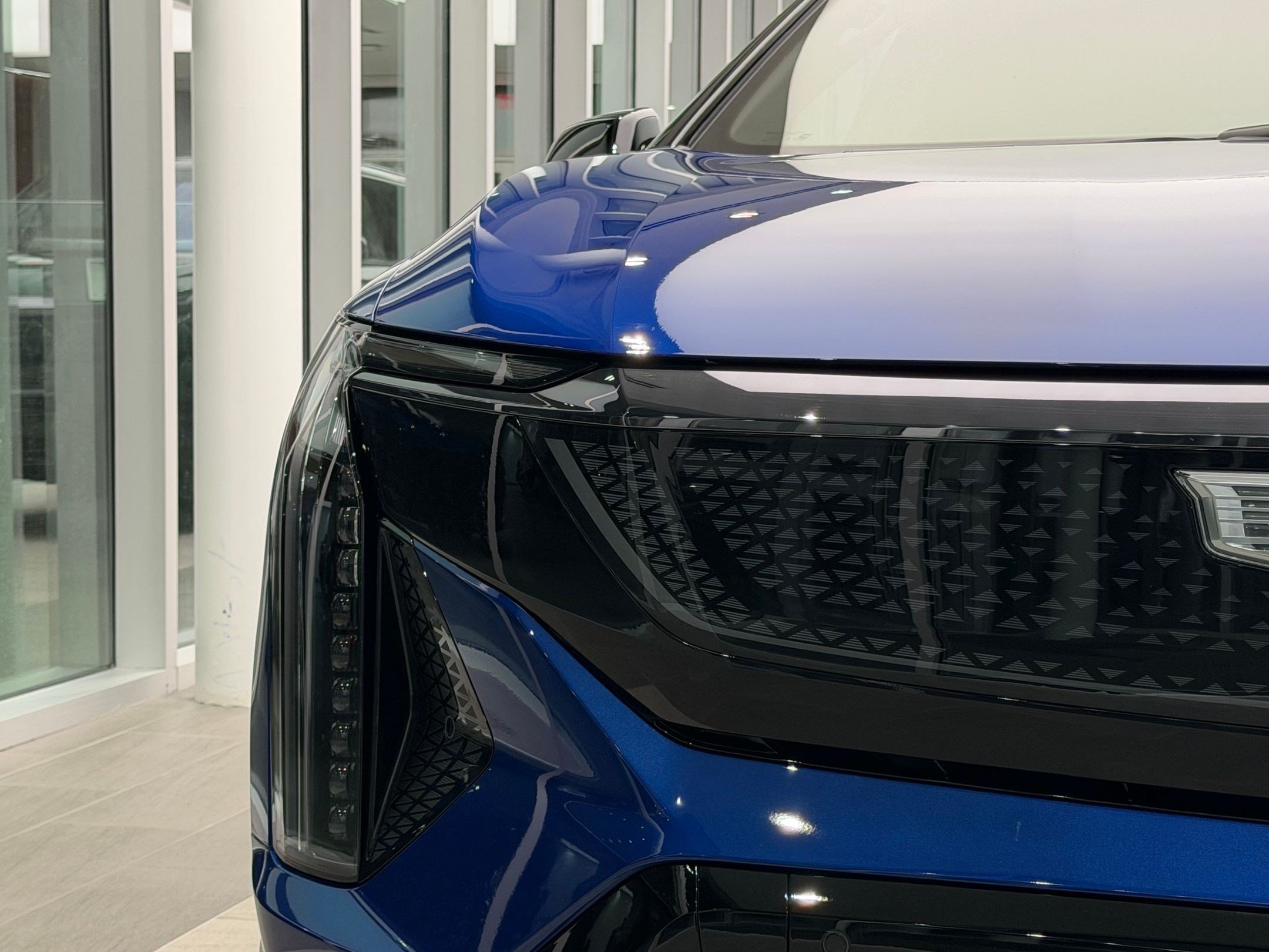 New 2027 Cadillac Optiq V w/ Deep Ocean Design Edition AWD/4WD image 11