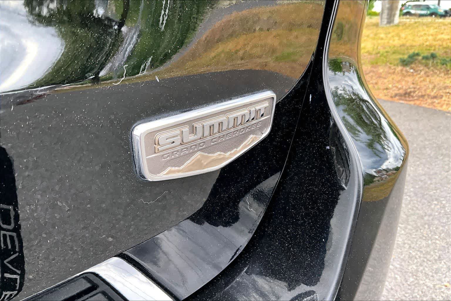 Used 2019 Jeep Grand Cherokee Summit AWD/4WD image 7