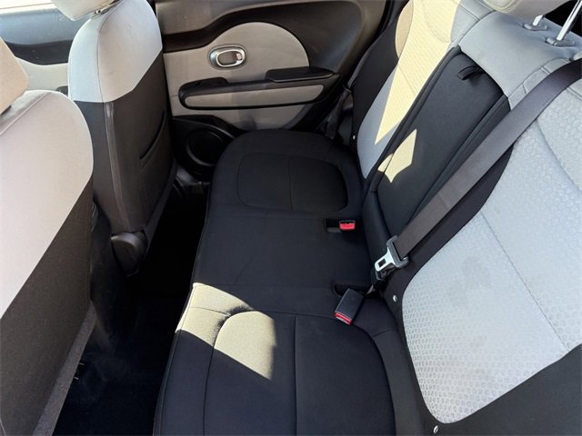 Used 2014 Kia Soul + image 11
