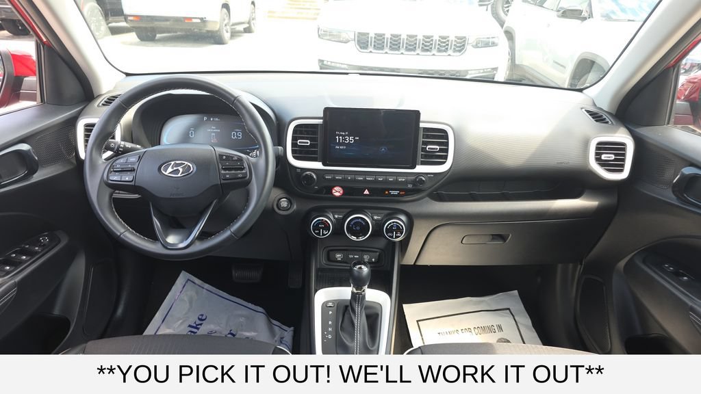 Used 2025 Hyundai Venue Limited FWD image 25