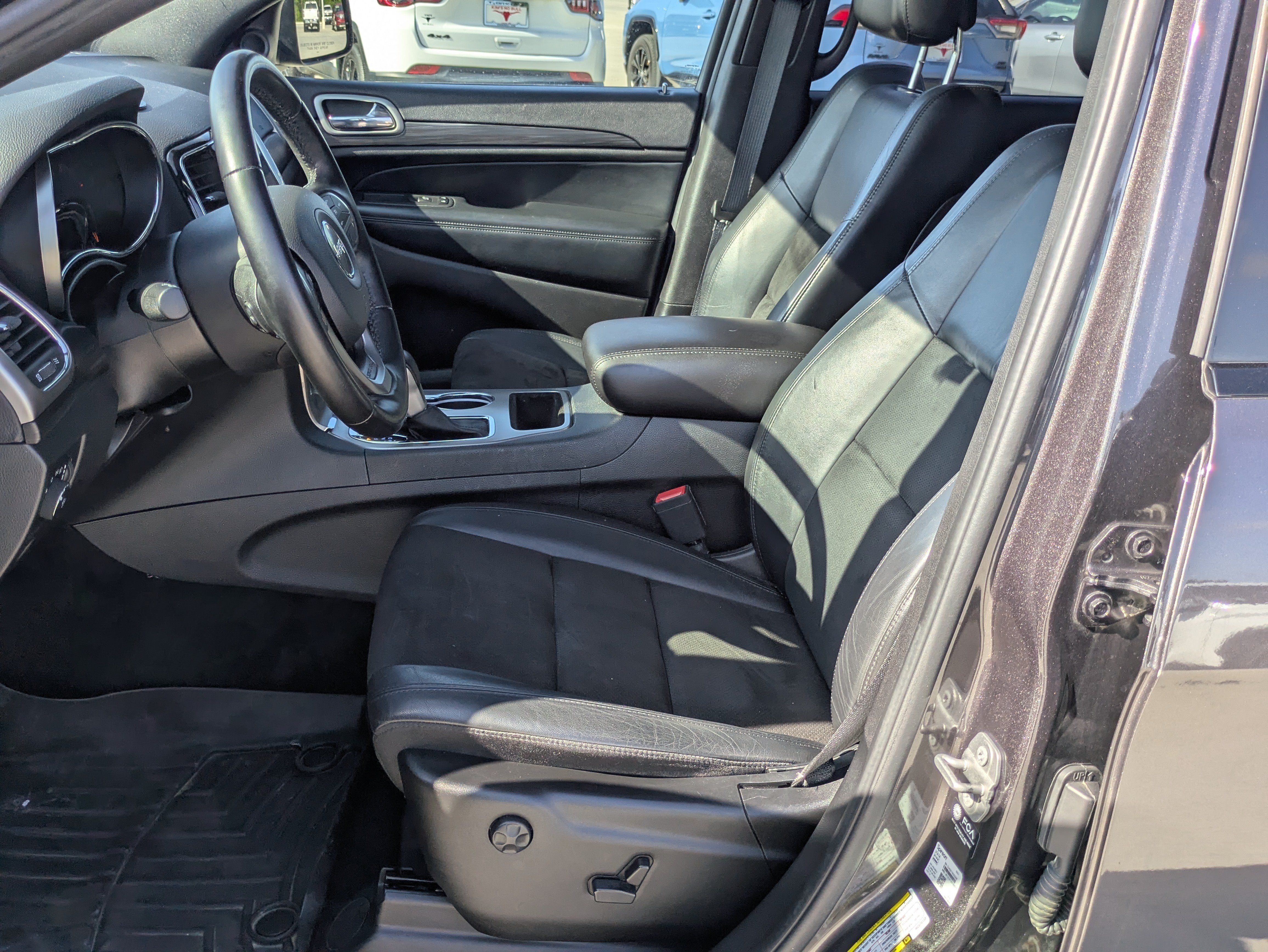 Certified 2021 Jeep Grand Cherokee Laredo X RWD image 10