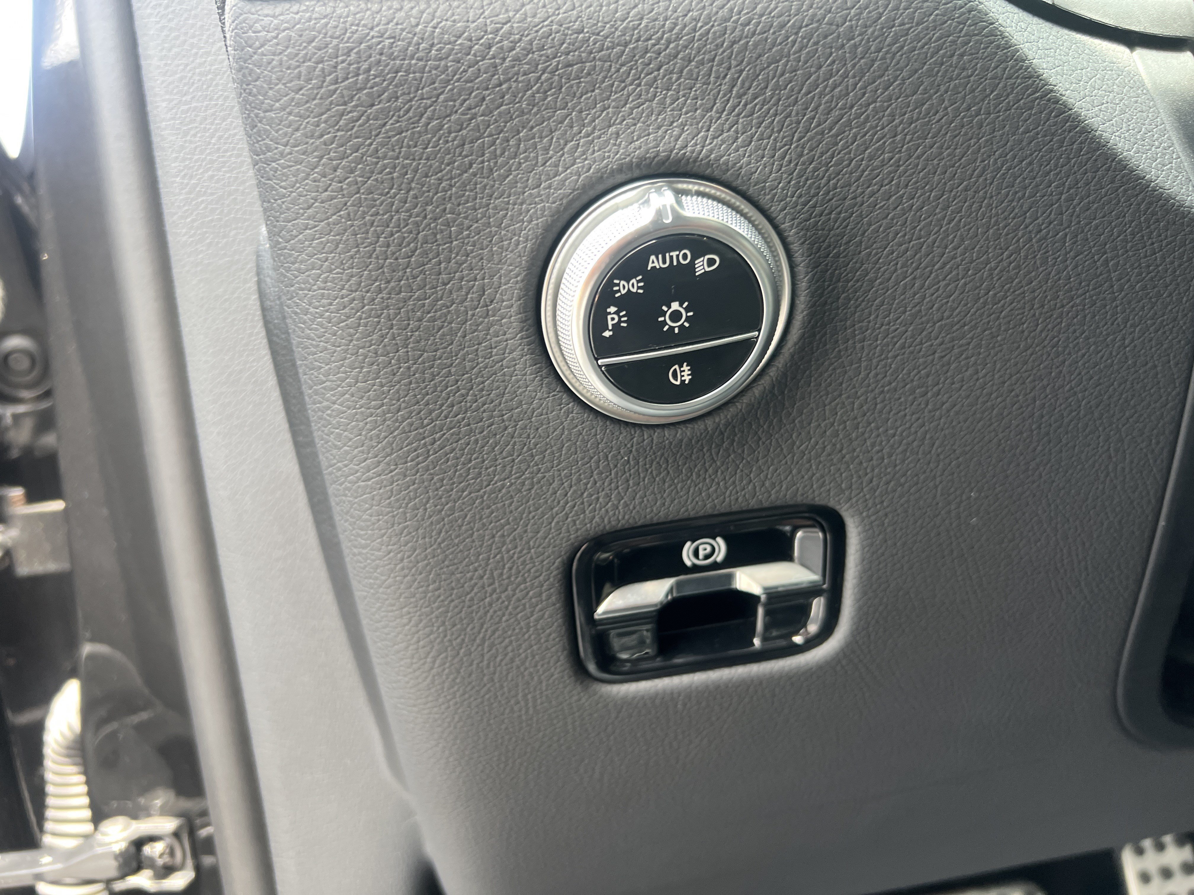 Certified 2025 Mercedes-Benz GLC 300 4MATIC image 19