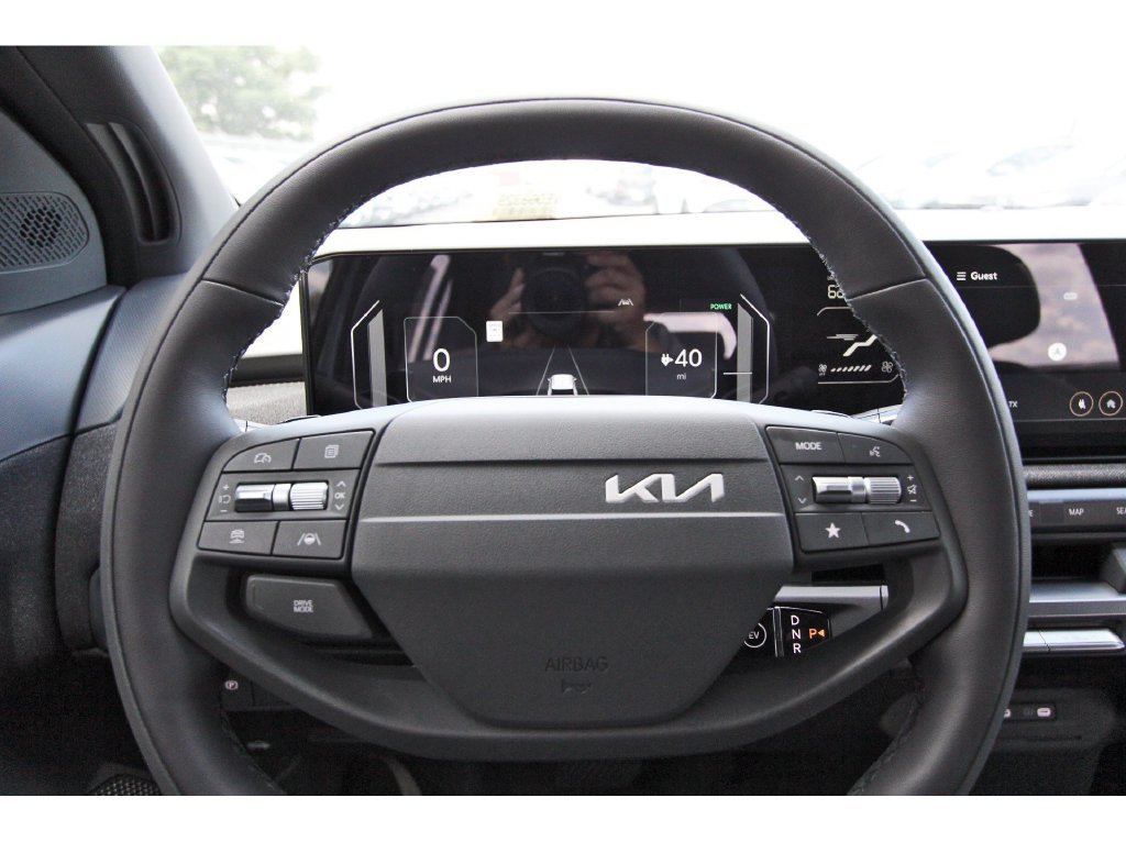 New 2027 Kia EV3 Wind FWD image 12