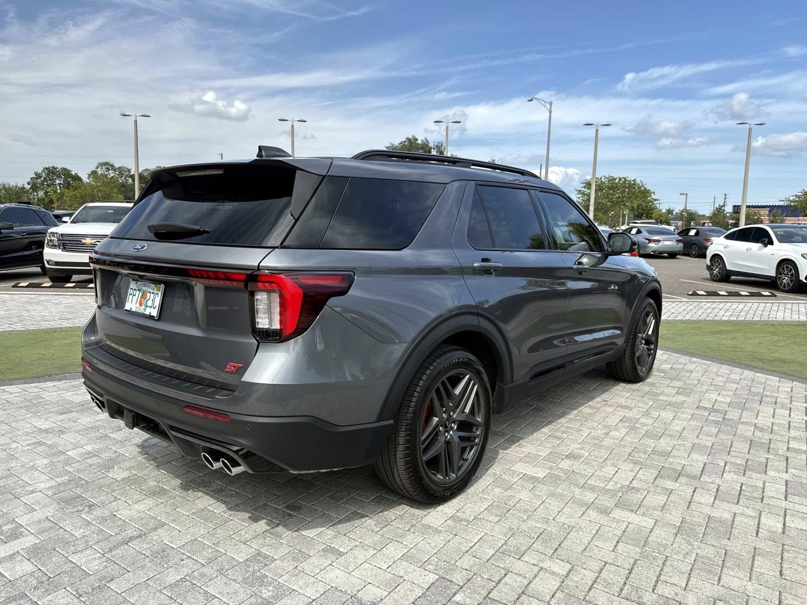 Used 2025 Ford Explorer ST w/ Sun And Sound Package AWD/4WD image 6