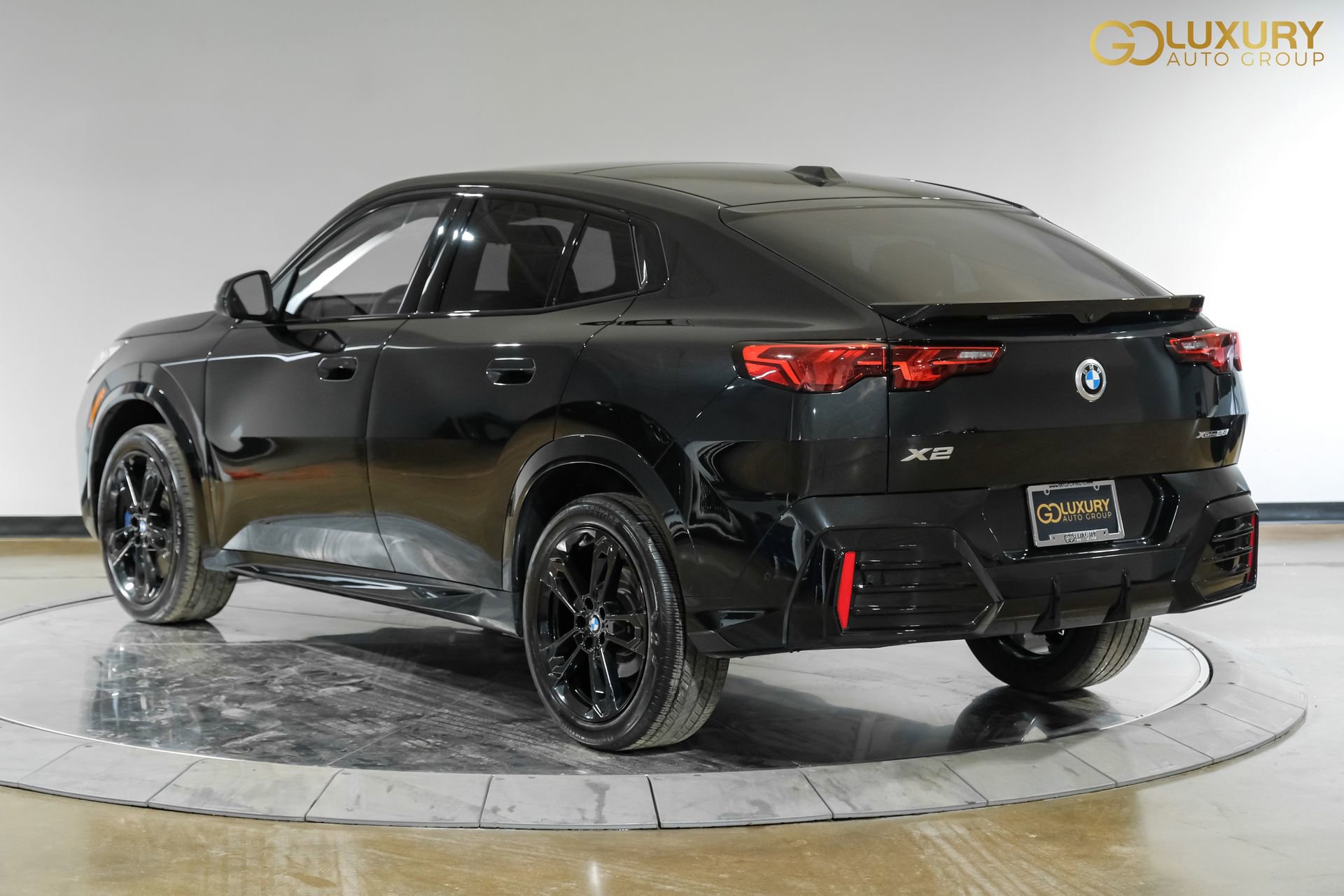 Used 2025 BMW X2 xDrive28i AWD/4WD image 12