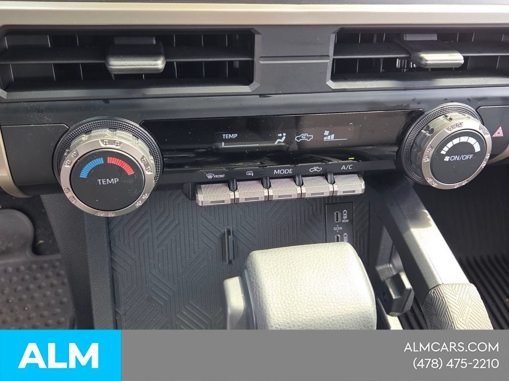 Used 2025 Toyota Tacoma SR5 AWD/4WD image 21