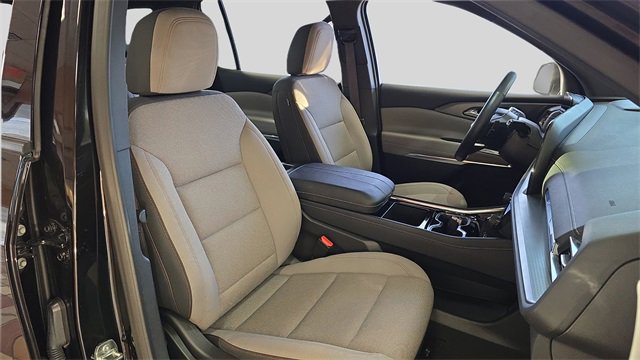 Used 2025 Chevrolet Traverse LT image 14