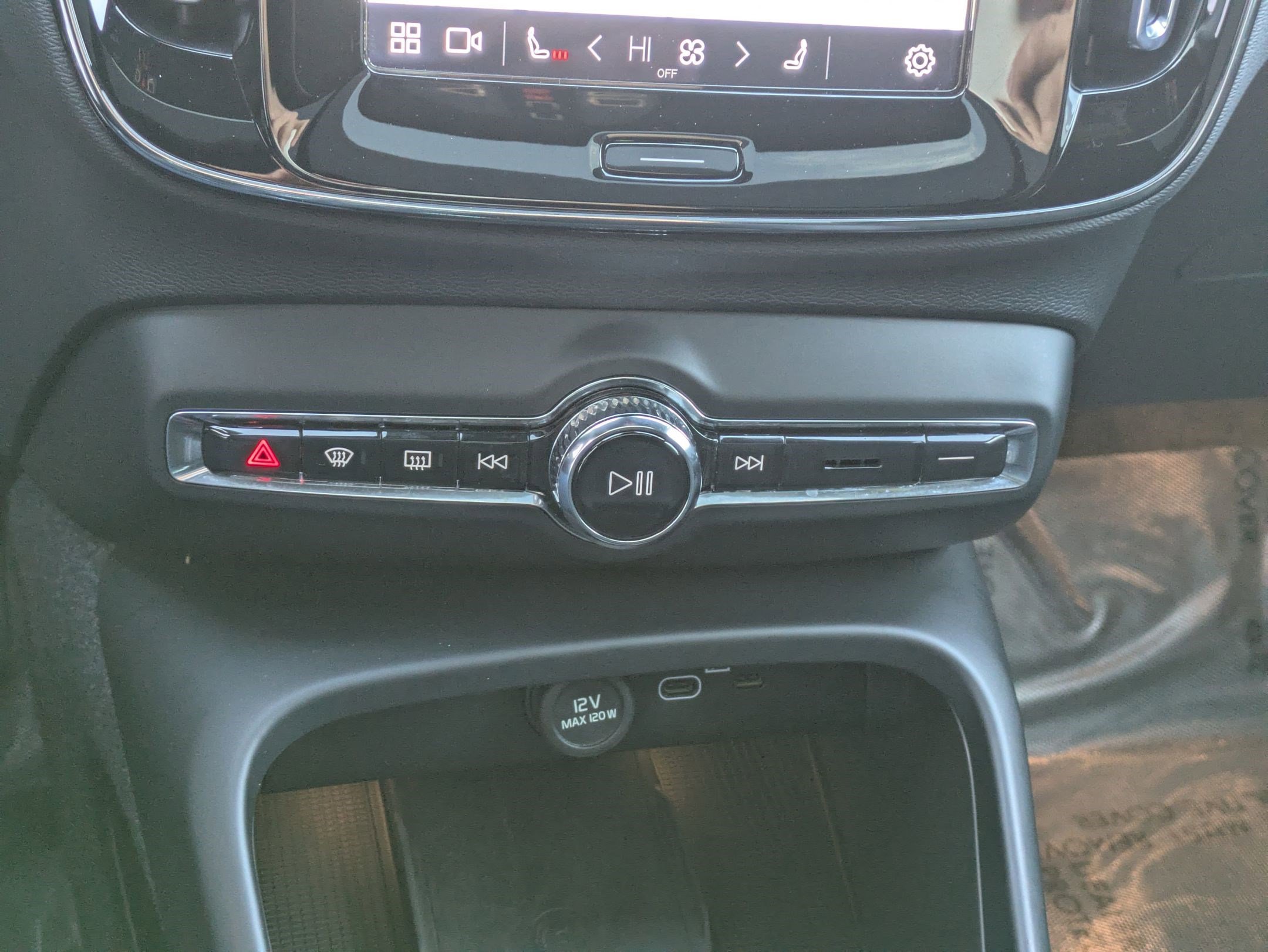 Certified 2023 Volvo XC40 Recharge Plus image 22