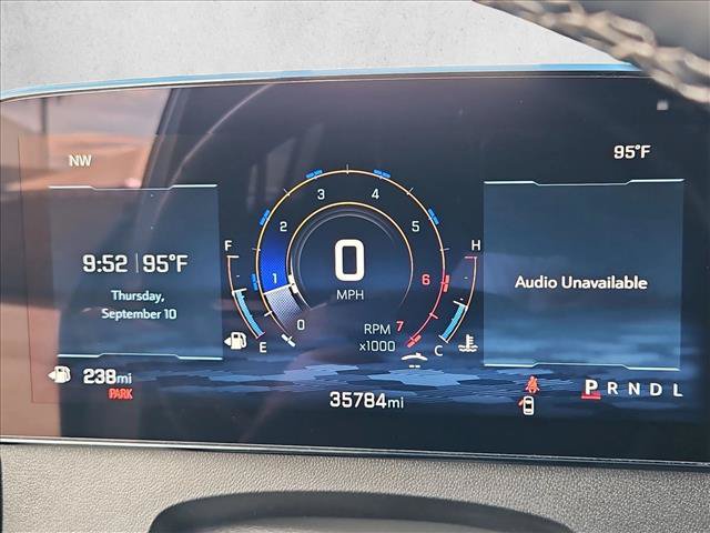 Used 2025 Chevrolet Traverse LT FWD image 11