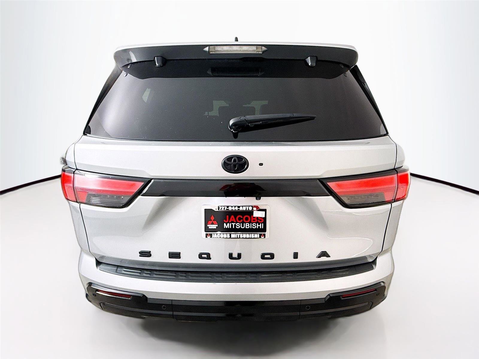 Used 2024 Toyota Sequoia Platinum image 9