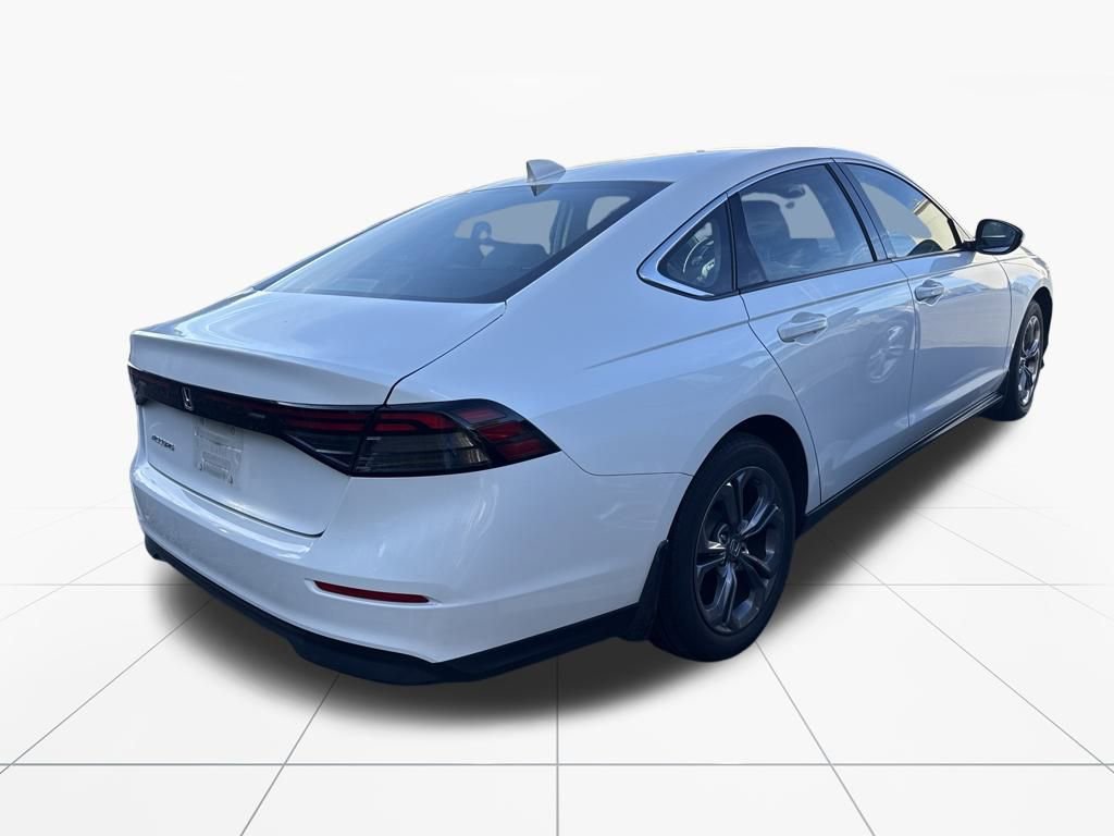 Used 2023 Honda Accord EX image 9