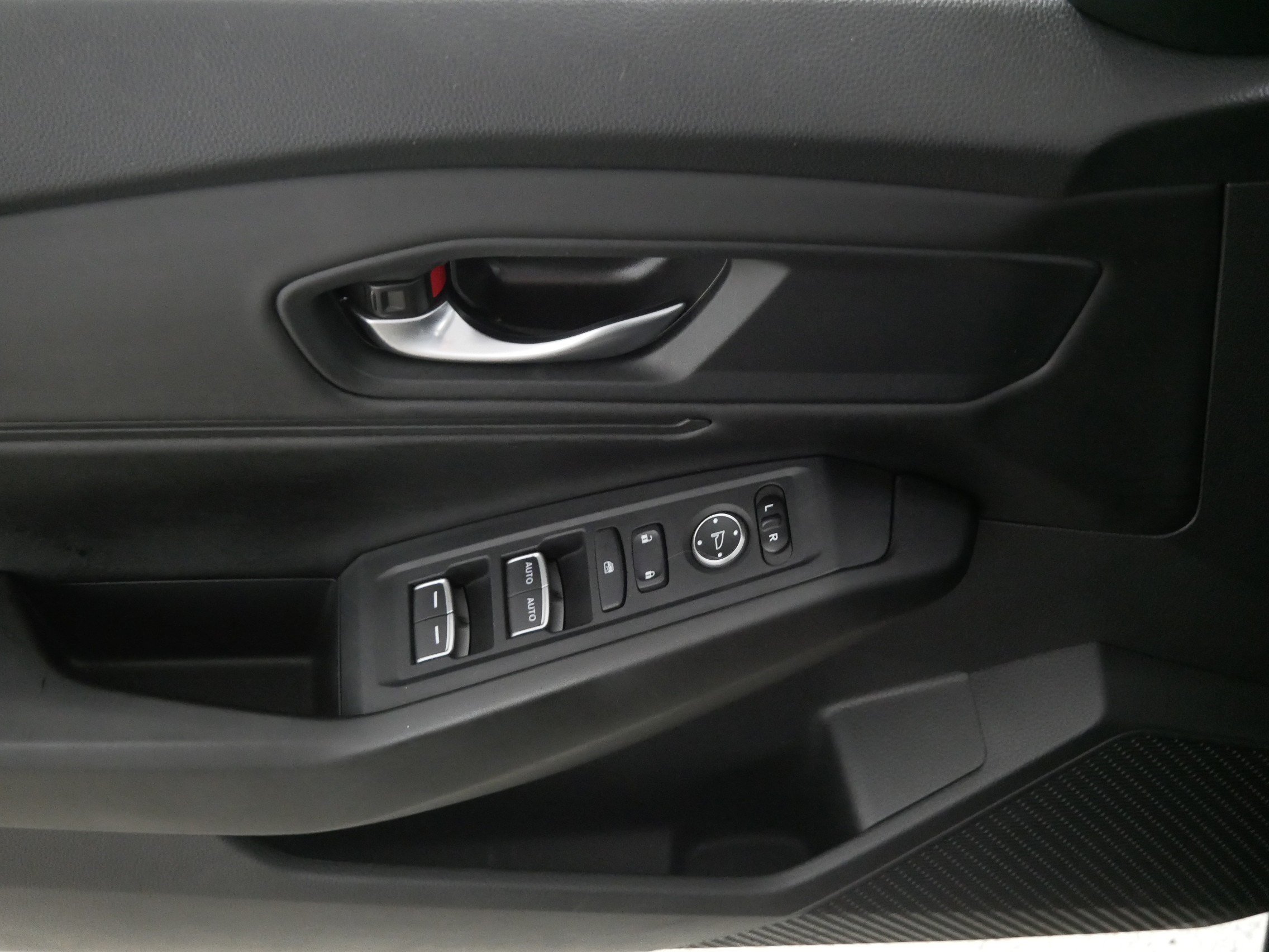 Used 2024 Honda Accord EX image 19
