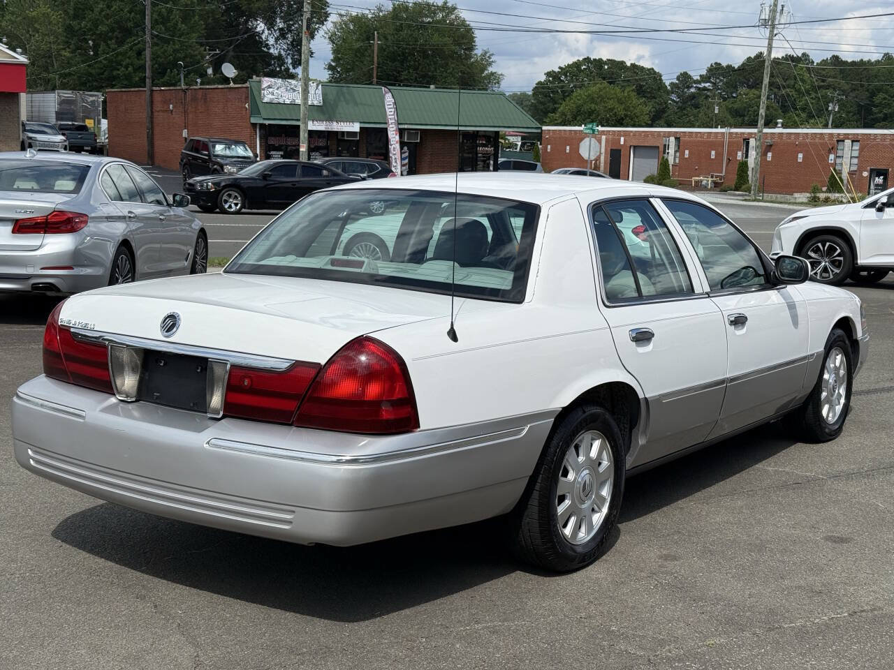 Used 2005 Mercury Grand Marquis LSE RWD image 8