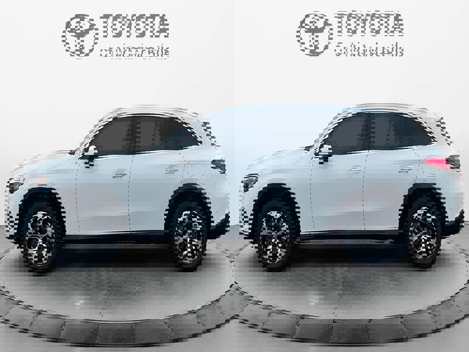 Used 2025 Mercedes-Benz GLC 350e 4MATIC image 3