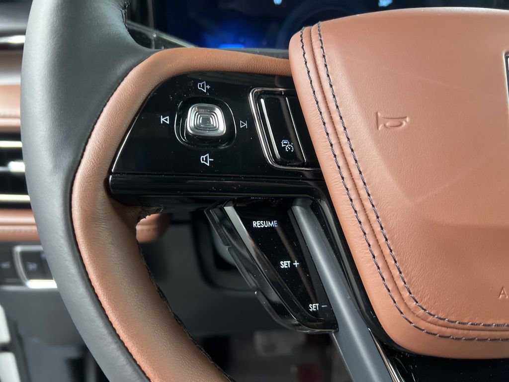 Used 2026 Lincoln Aviator Reserve image 16