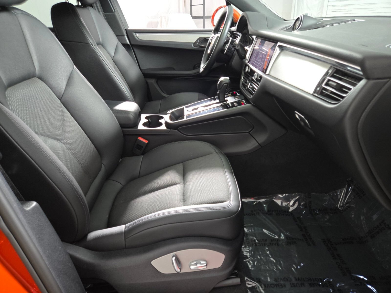 Used 2022 Porsche Macan S AWD/4WD image 3