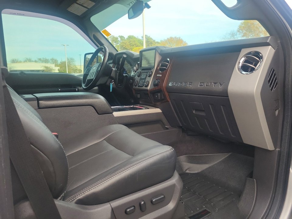 Used 2015 Ford F250 Lariat w/ Chrome Package image 32