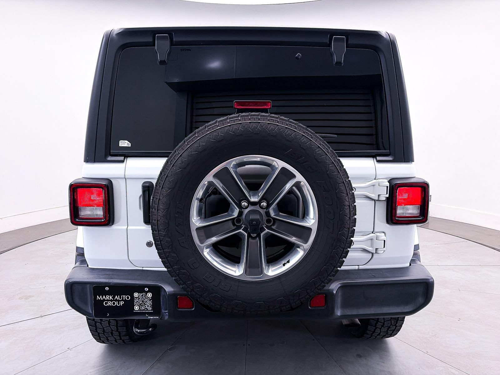 Used 2020 Jeep Wrangler Unlimited Sahara AWD/4WD image 10