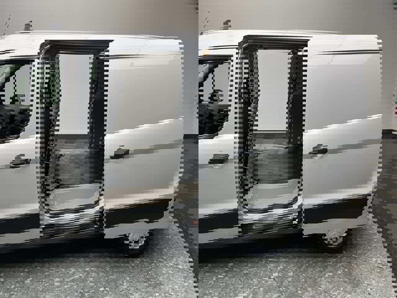 Certified 2023 Ford Transit Connect XLT image 6