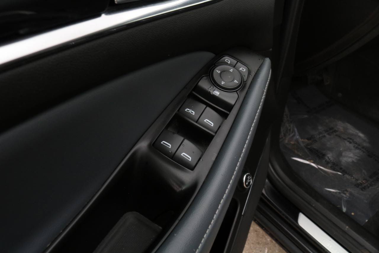 Used 2019 Buick Enclave Essence AWD/4WD image 18