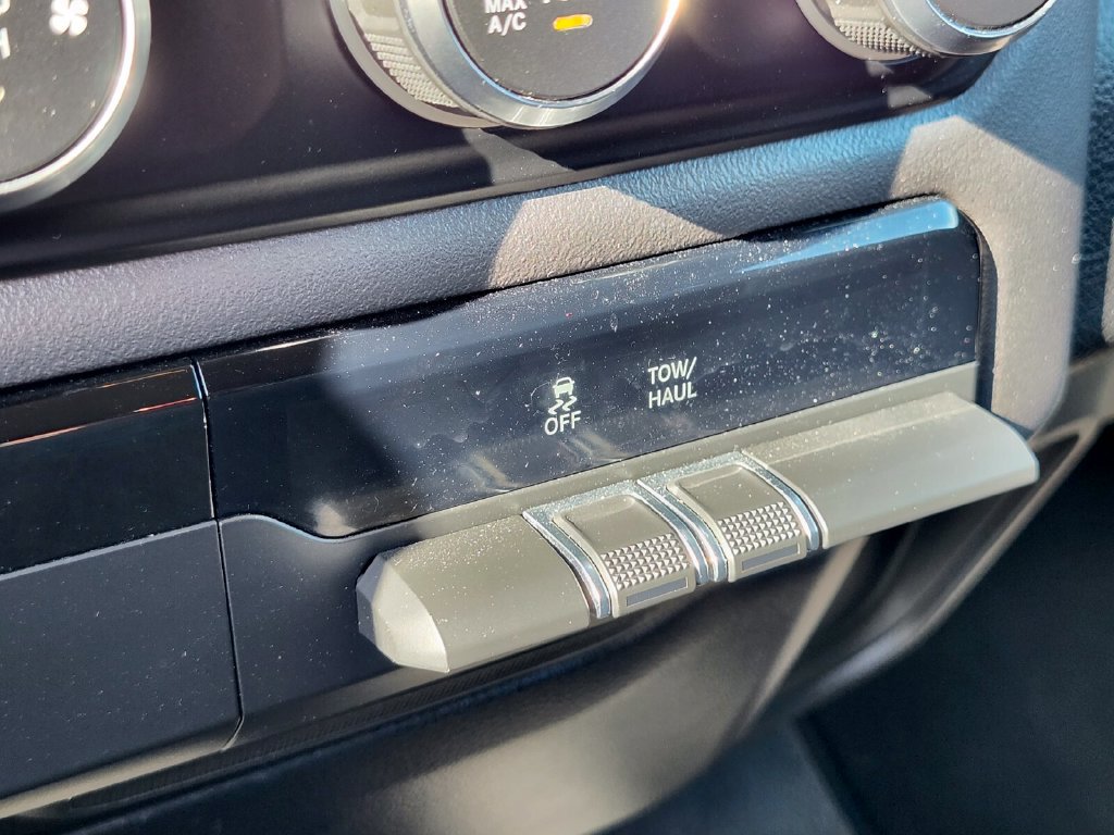 Used 2020 RAM 1500 Big Horn AWD/4WD image 25