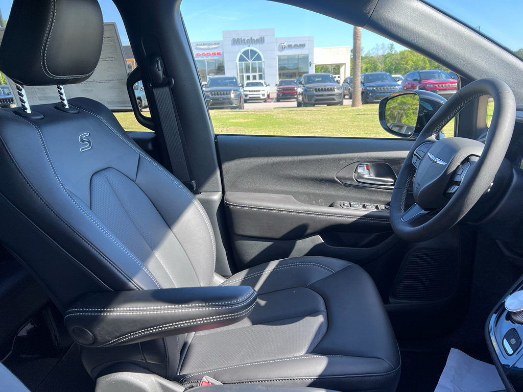 New 2026 Chrysler Pacifica Select w/ S Appearance Package FWD image 19