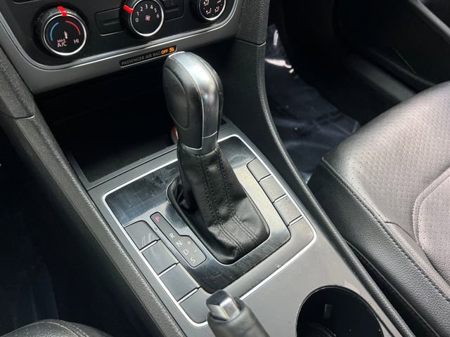 Used 2014 Volkswagen Passat Wolfsburg Edition image 24