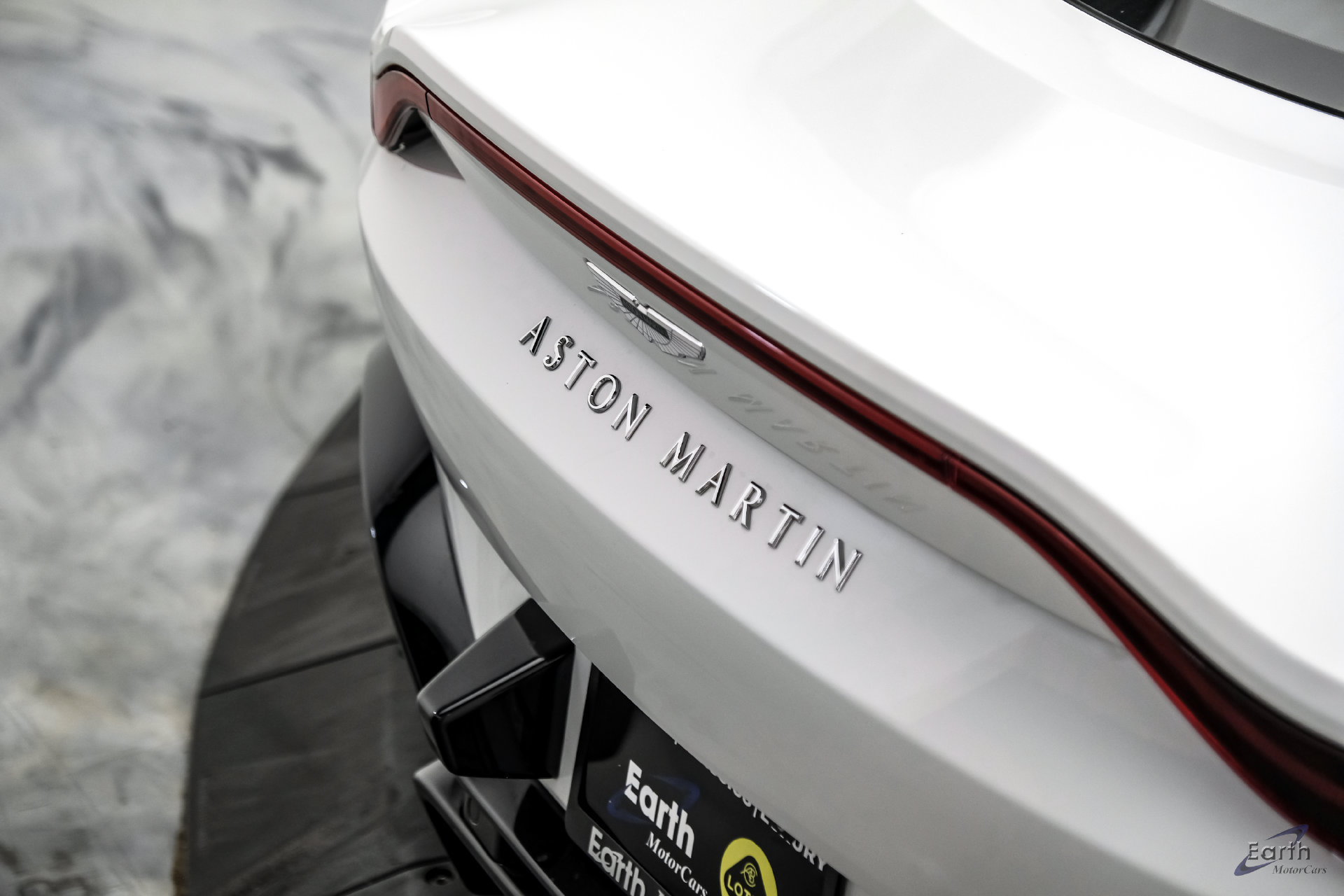 Used 2022 Aston Martin V8 Vantage Coupe RWD image 19
