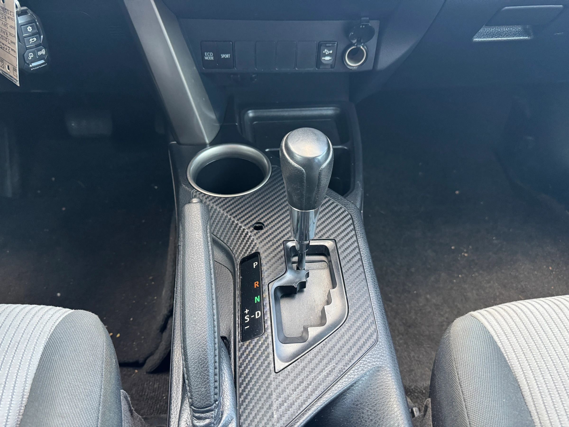 Used 2015 Toyota RAV4 LE image 22