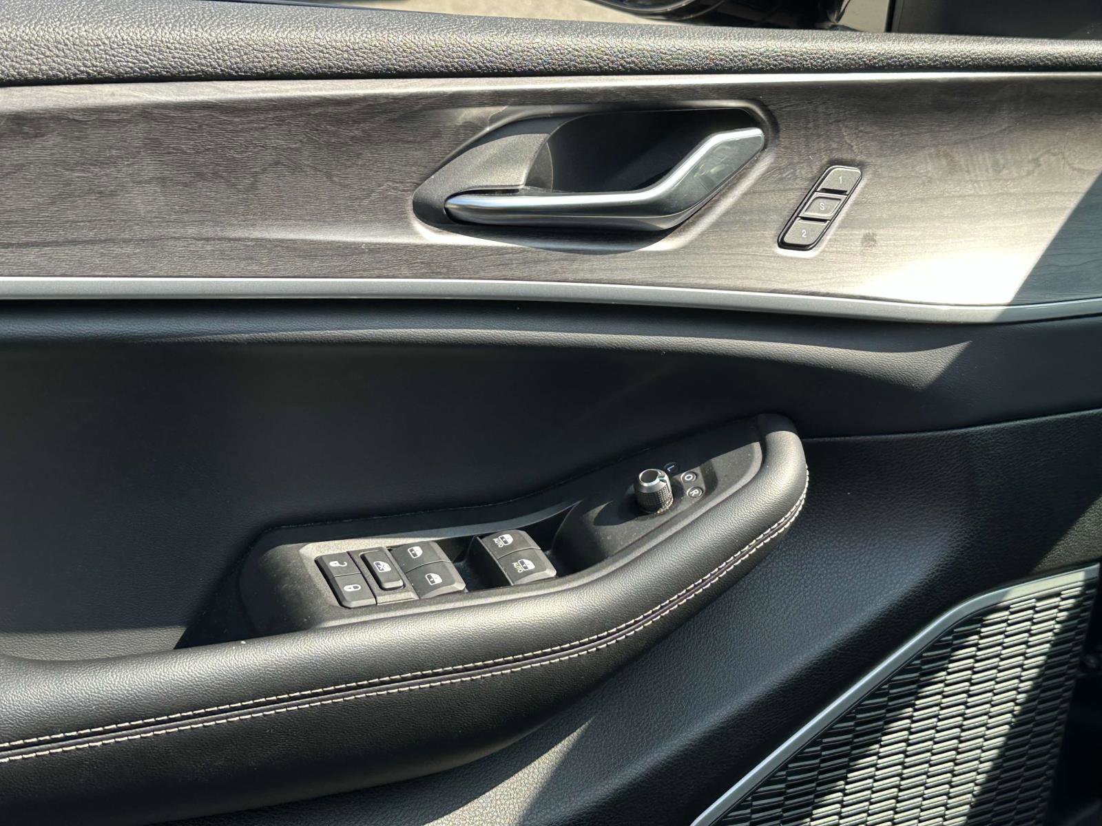 Used 2024 Jeep Grand Cherokee Limited 4xe image 14