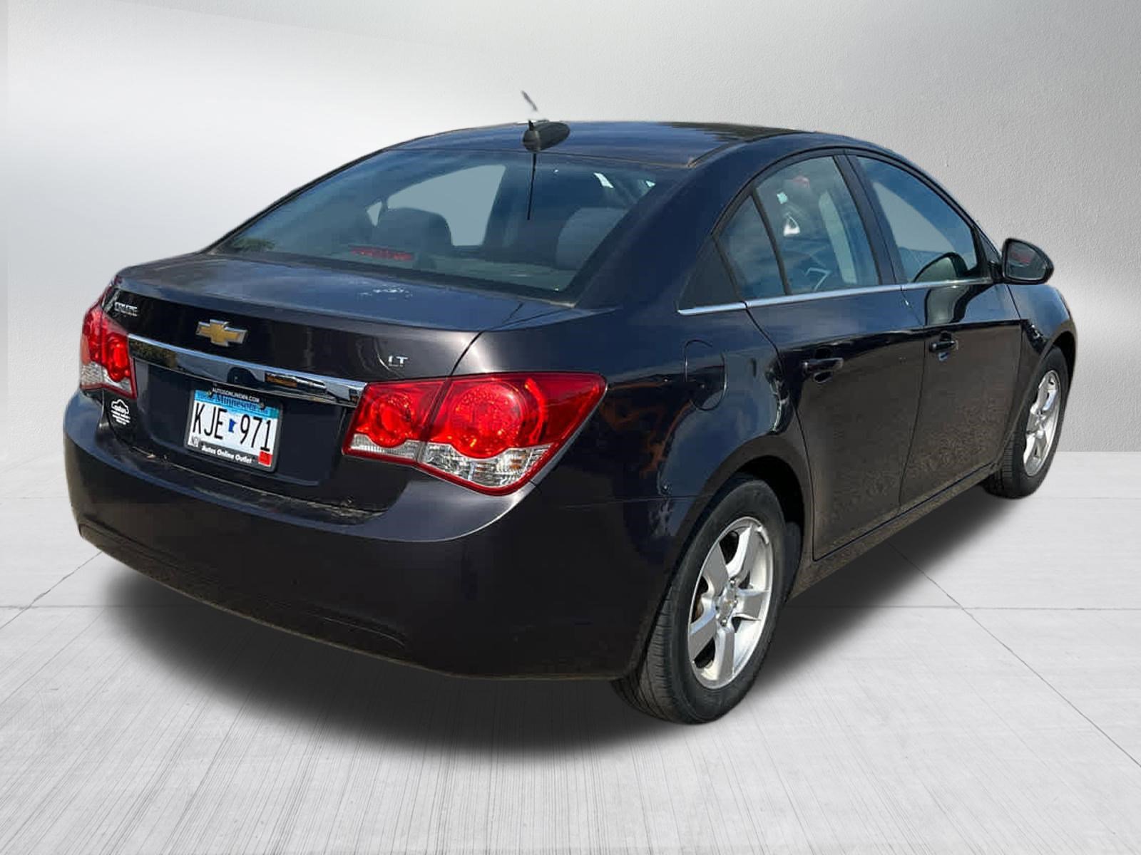 Used 2015 Chevrolet Cruze LT w/ Sun And Sound Package FWD image 3
