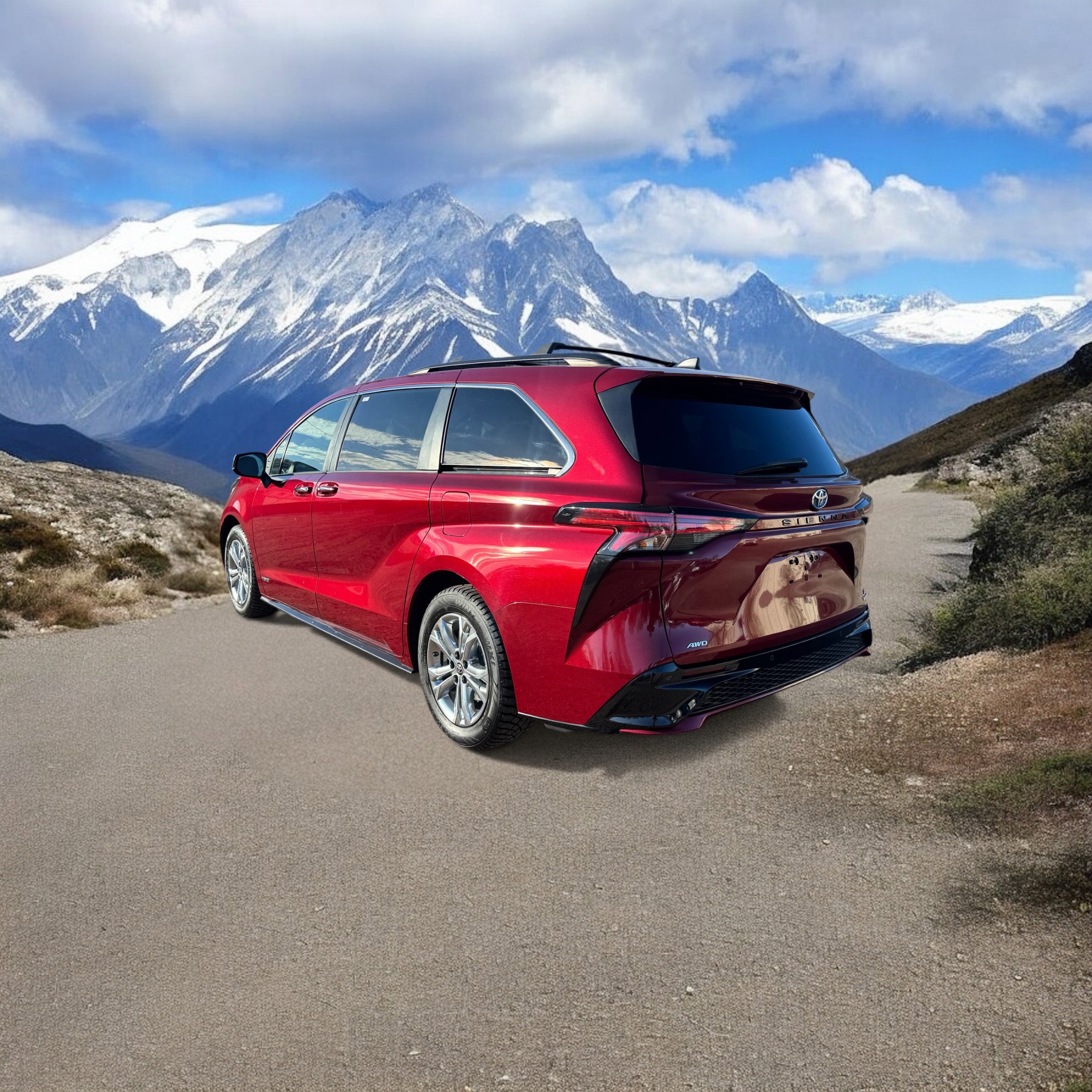 Used 2021 Toyota Sienna XSE image 3