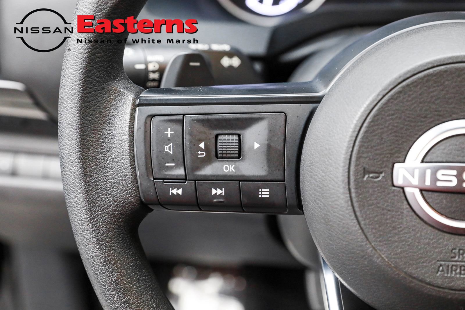 Used 2024 Nissan Pathfinder S image 19