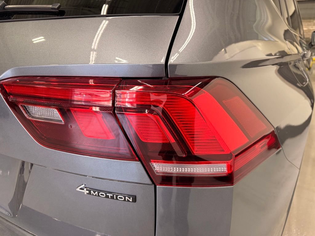 Used 2023 Volkswagen Tiguan SE w/ Panoramic Sunroof Package AWD/4WD image 5