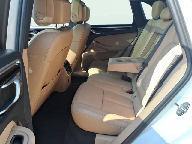 Used 2020 Porsche Macan AWD/4WD image 21