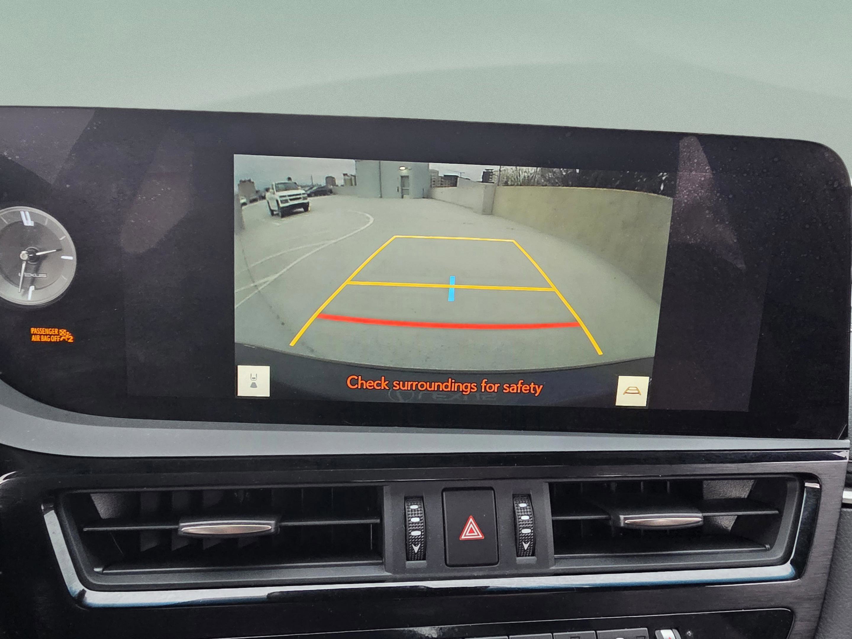 Used 2023 Lexus ES 300h w/ Premium Package image 18