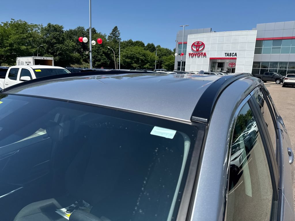 Used 2025 Toyota RAV4 XLE AWD/4WD image 45