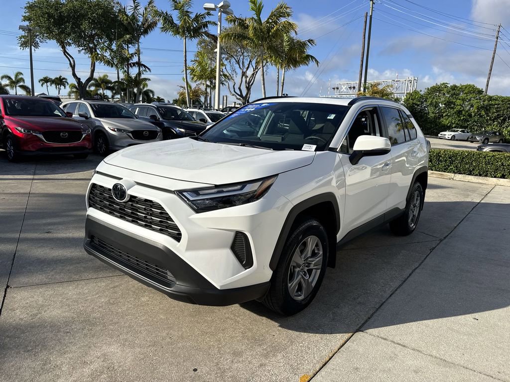Used 2024 Toyota RAV4 XLE w/ Convenience Package image 9