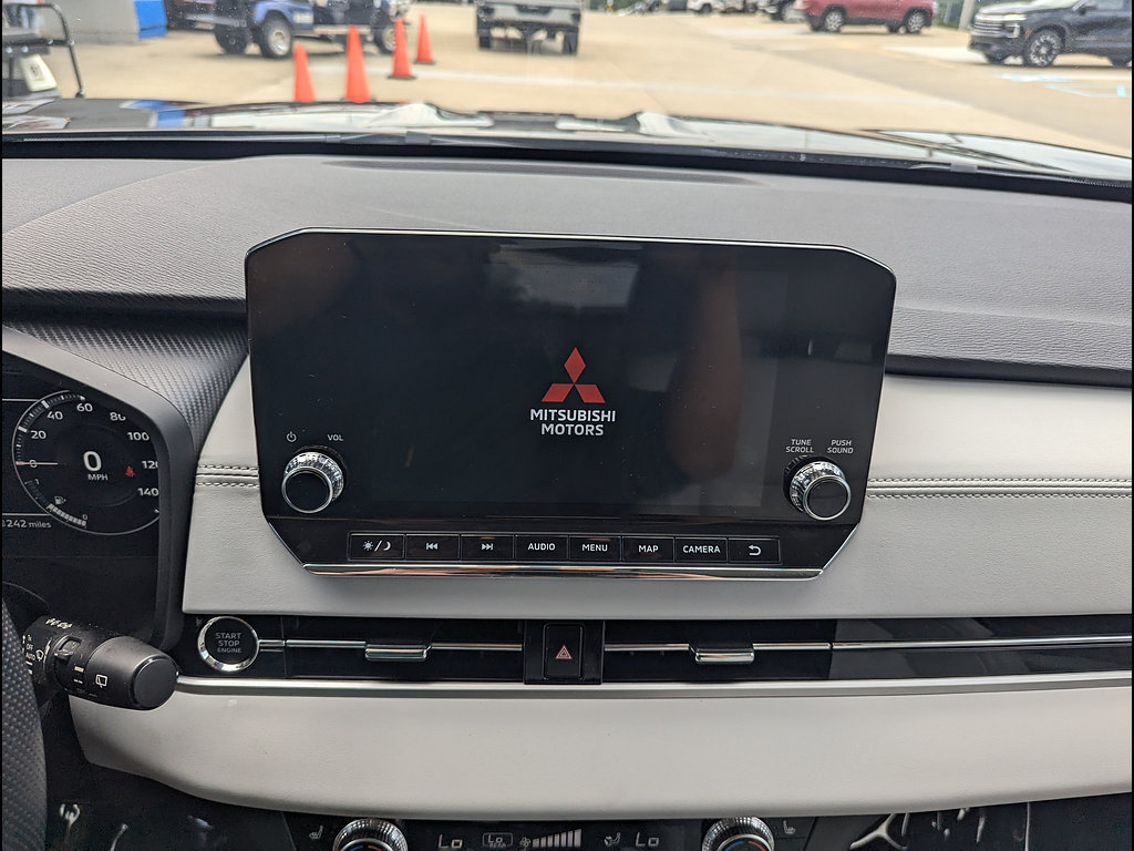 Used 2023 Mitsubishi Outlander SEL AWD/4WD image 31