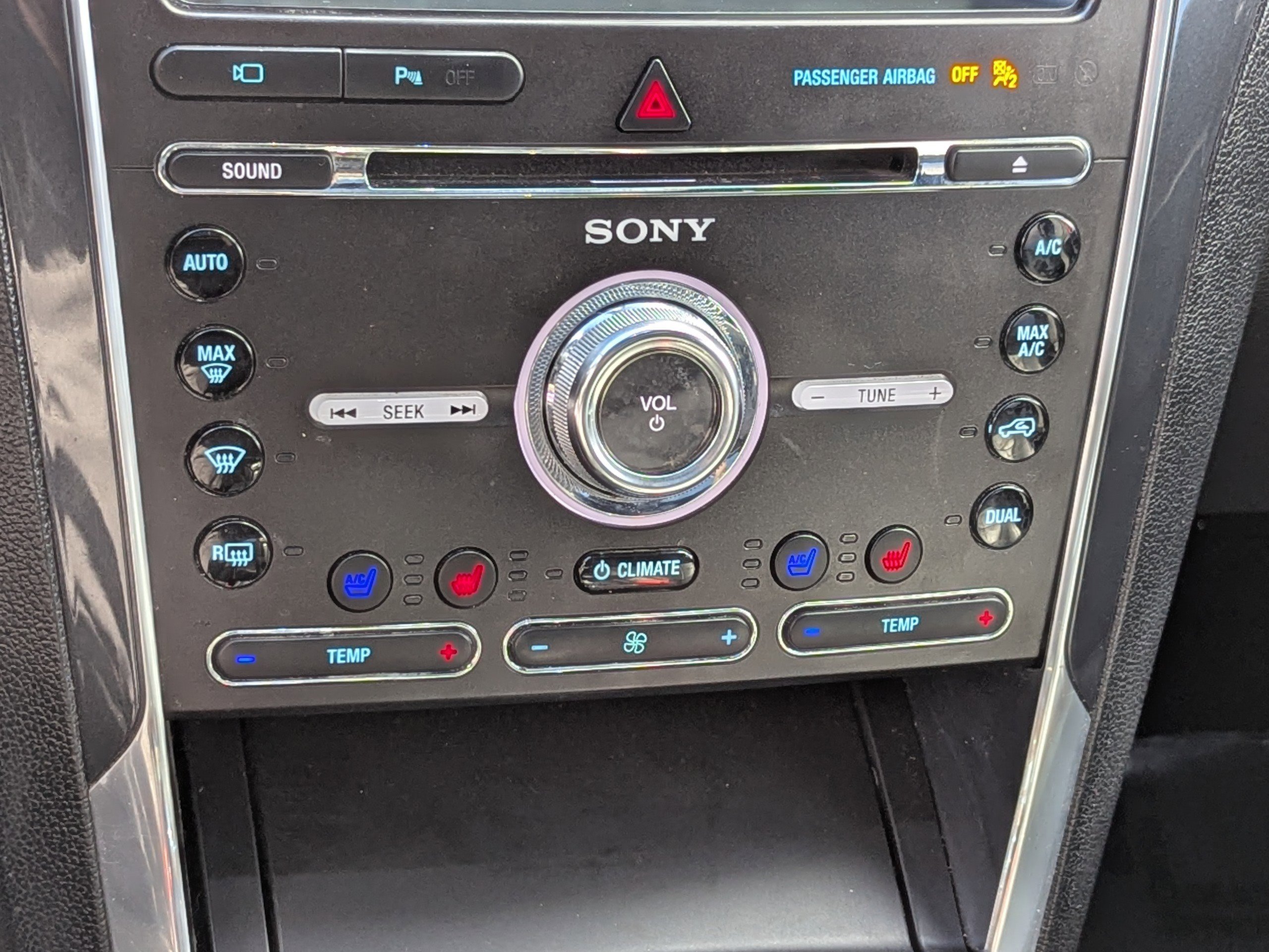 Used 2017 Ford Explorer Limited w/ Class II Trailer Tow Package image 27